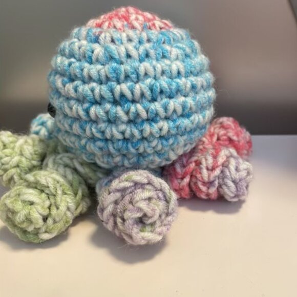 Crocheted octopus stuffed animal - Picture 4 of 4